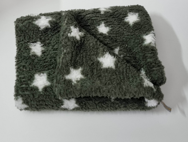 Wellnessdecke Teddyfleece  dunkelgrün Stern 70x50